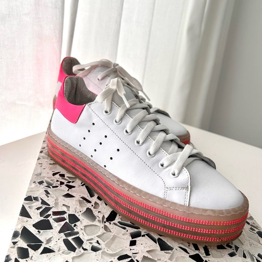Stylish White and Pink Women's Sneakers